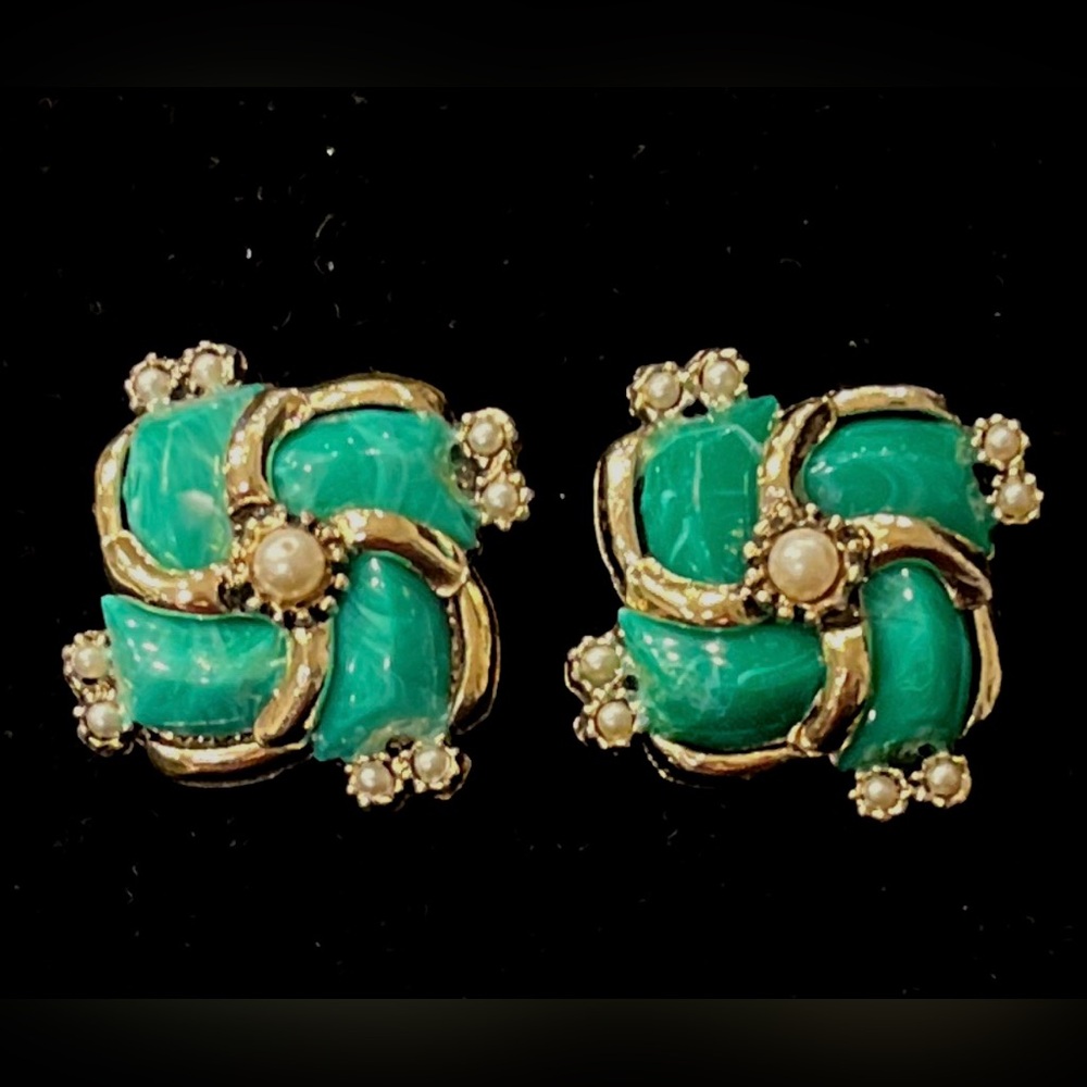 Vintage Green and Gold Tone Clip Earrings With Dainty Faux Pearls